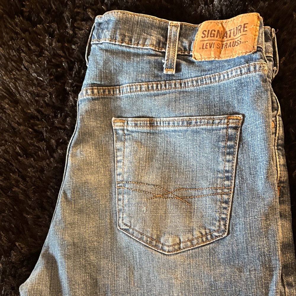 Levi's Signature Light Blue Denim Jeans